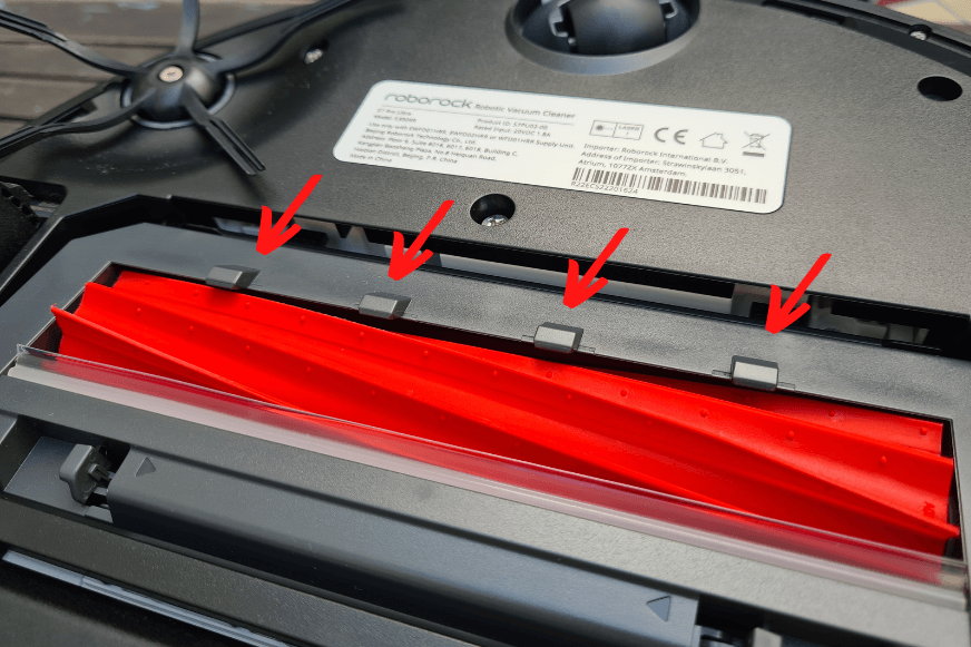 Die Noppen an der Unterseite des Roborock S7 Pro Ultra sind in der Nahaufnahme zu sehen